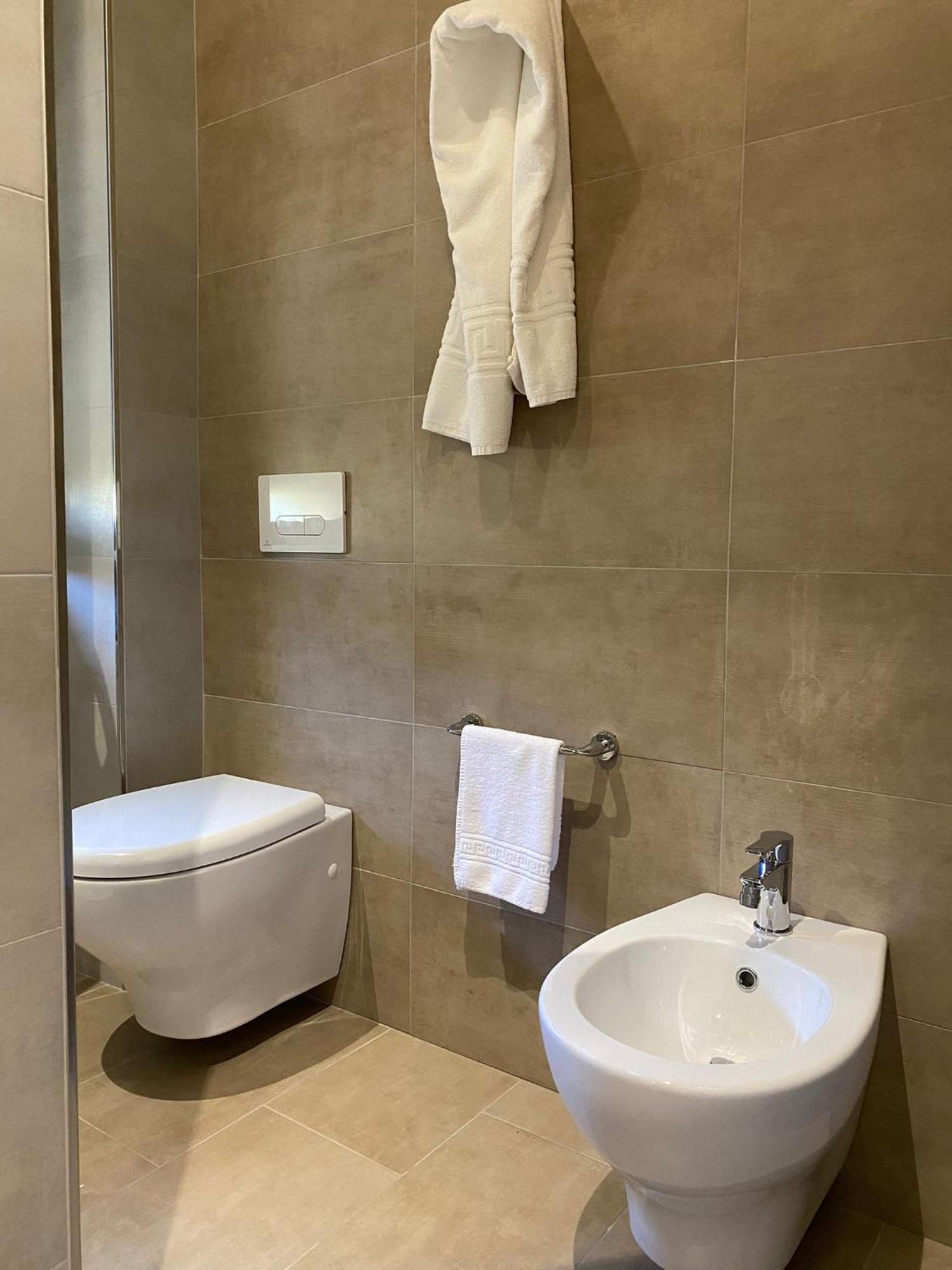 Hotel Vittoria فاستو المظهر الخارجي الصورة